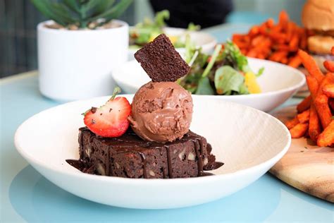 8 VivoCity Restaurants & Cafes .